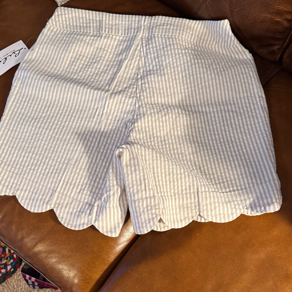 Lulu-B Women's Scalloped Hem Striped Shorts - Picture 4 of 5